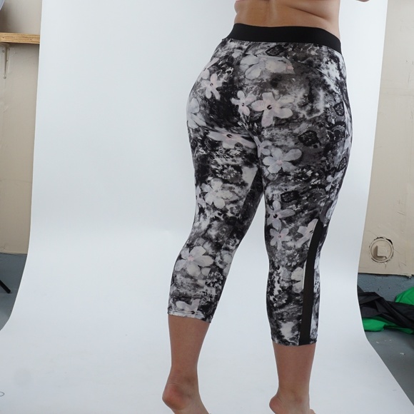 Super soft Leggings with mesh capri - Picture 2 of 3